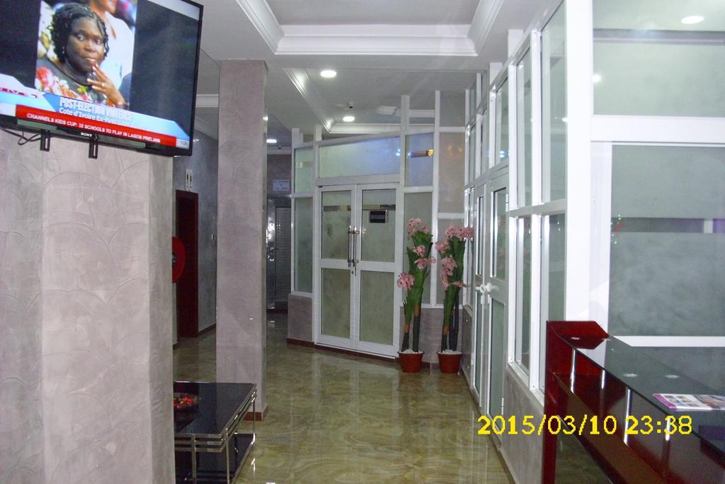Grand Venice Transit Apartments Lagos Exterior photo