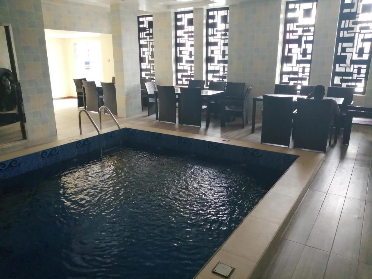 Grand Venice Transit Apartments Lagos Exterior photo